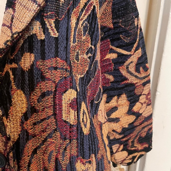 Floral Patterned Women's Coat - Picture 3 of 8